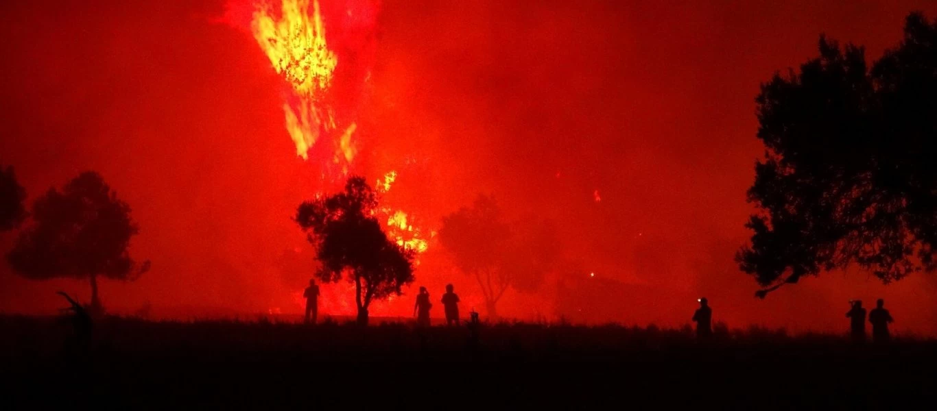 Ν.Α.Τουρκία: Μεγάλες δασικές πυρκαγιές κοντά στο αρχηγείο του τουρκικού Στρατού
